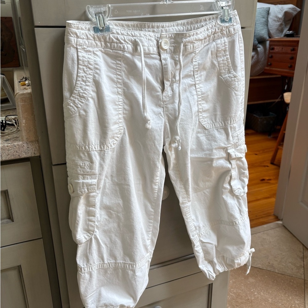 INC International Concepts White Capris